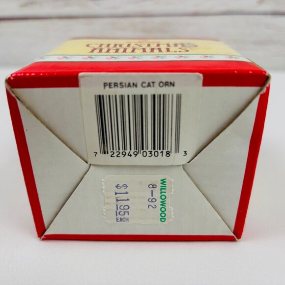 Silver Deer Tom Rubel Christmas Animals Gray Cat with Wreath Ornament - Picture 9 of 10